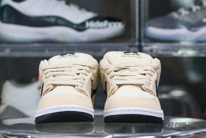 Nike SB Dunk Low Albino & Preto 2023