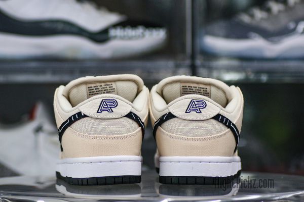 Nike SB Dunk Low Albino & Preto 2023