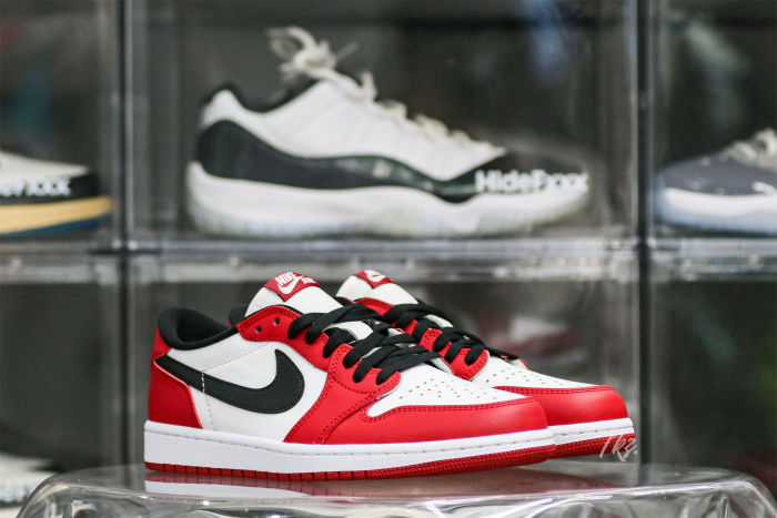 Air Jordan 1 Low  Chicago 2016