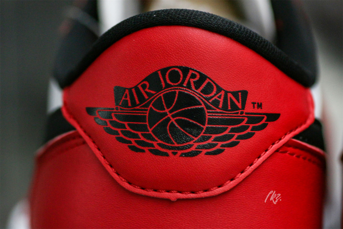 Air Jordan 1 Low  Chicago 2016