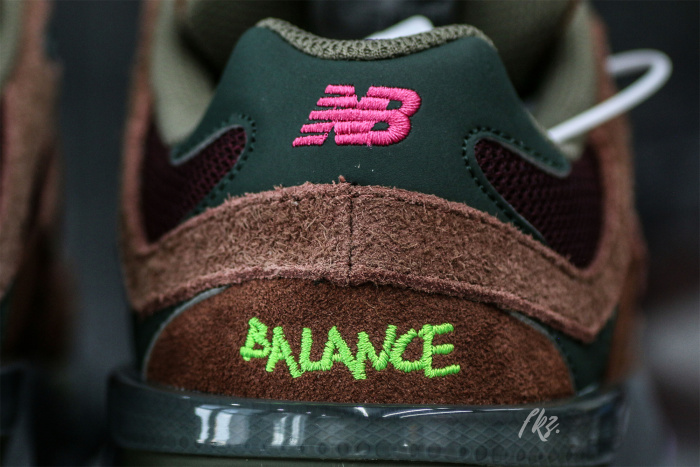New Balance 9060 Burgundy Pink
