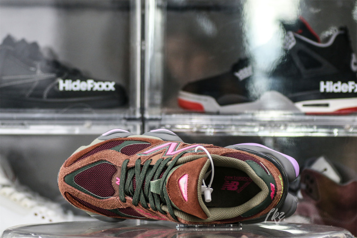 New Balance 9060 Burgundy Pink