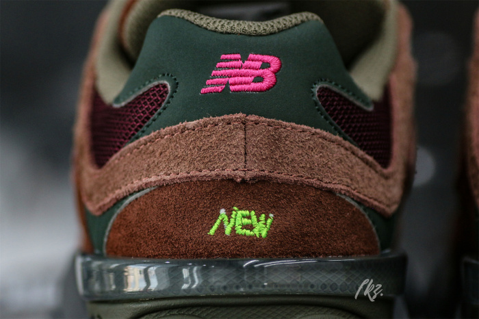 New Balance 9060 Burgundy Pink