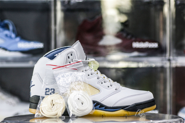 A Ma Maniere Air Jordan 5 SP  Photon Dust/Diffused Blue WMS（A1）