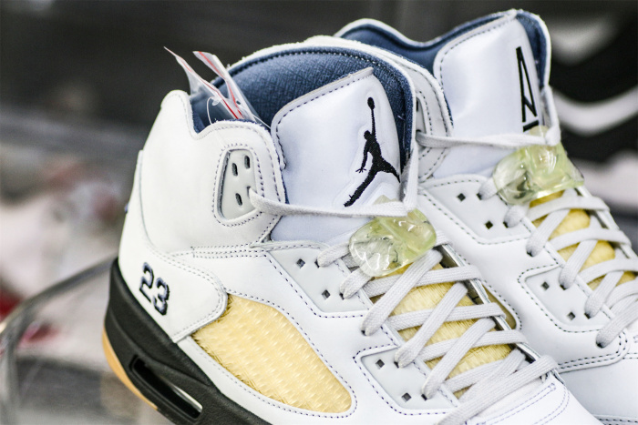 A Ma Maniere Air Jordan 5 SP  Photon Dust/Diffused Blue WMS(LN5 A1)