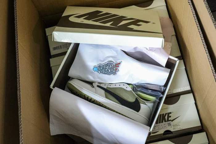 Travis Scott x Air Jordan 1 Low Golf Neutral  Olive（A1）