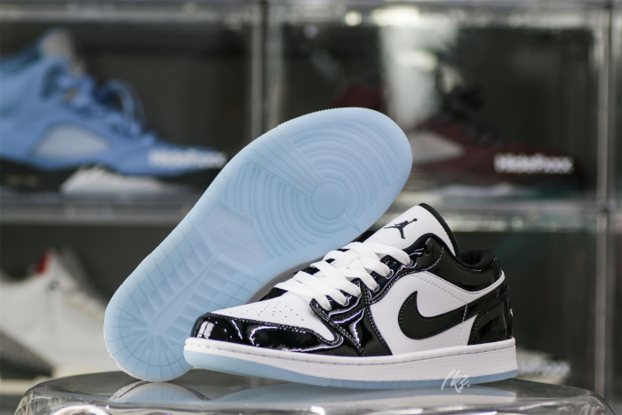 Air  Jordan 1 Low SE Concord 2023