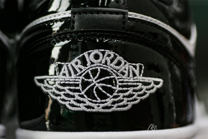 Air  Jordan 1 Low SE Concord 2023