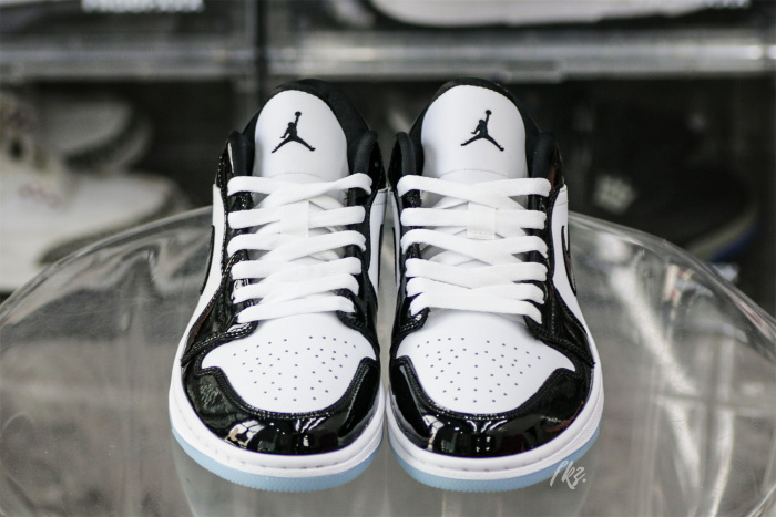 Air  Jordan 1 Low SE Concord 2023