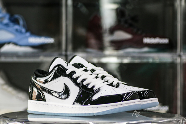 Air  Jordan 1 Low SE Concord 2023