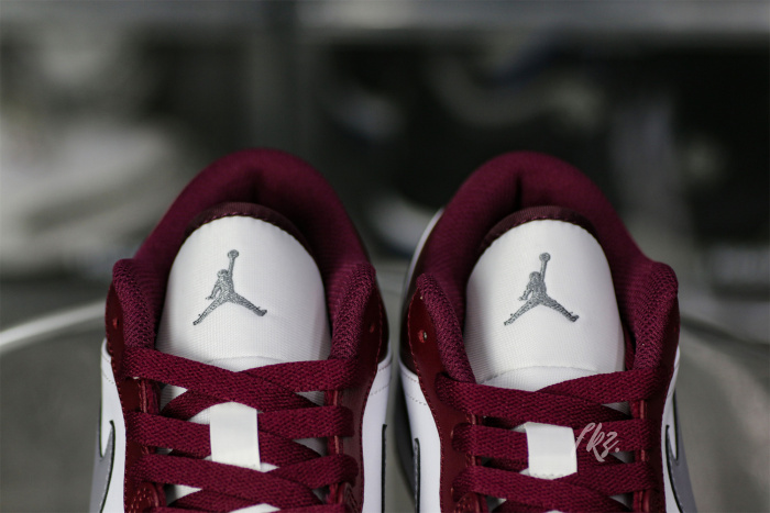 Air Jordan 1 Low Retro White Bordeaux 2022