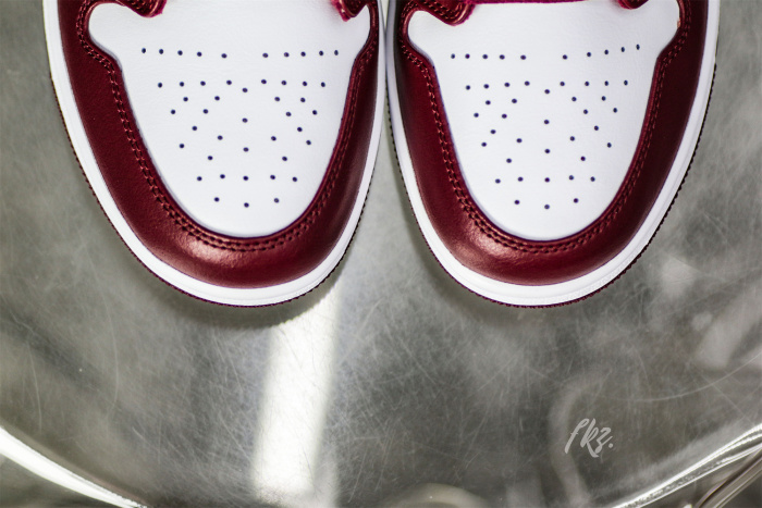 Air Jordan 1 Low Retro White Bordeaux 2022