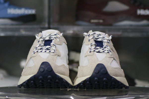 New Balance 327 Moonbeam