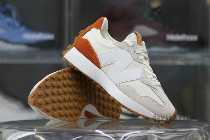New Balance Wmns 327 Sea Salt Rust Oxide