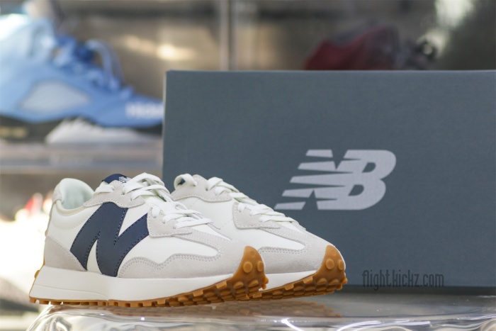 New Balance Wmns 327 Moonbeam Outerspace