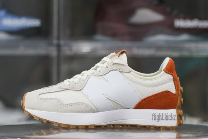 New Balance Wmns 327 Sea Salt Rust Oxide
