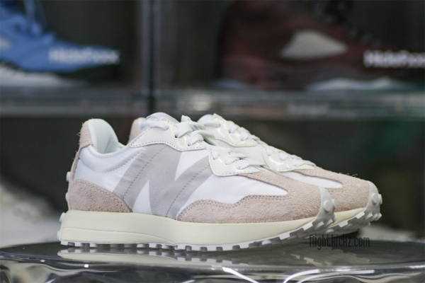 New Balance Wmns 327 White Moonbeam