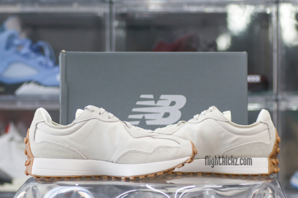 New Balance 327 Timberwolf Nightwatch Green