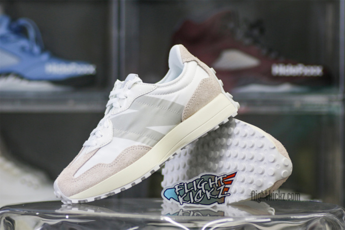 New Balance Wmns 327 White Moonbeam