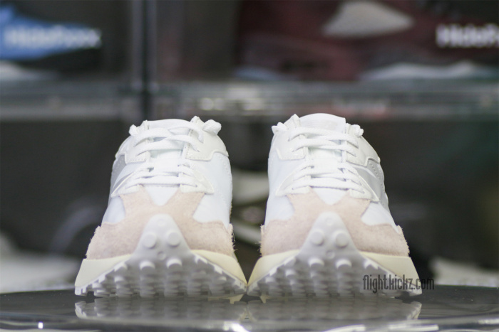 New Balance Wmns 327 White Moonbeam