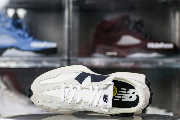 New Balance 327 Sea Salt Black