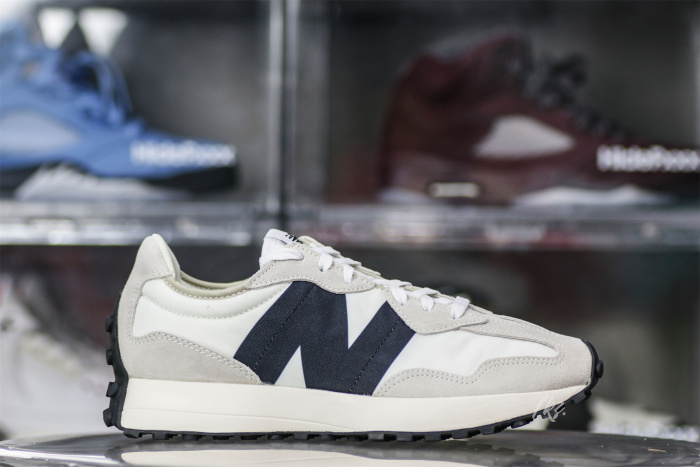 New Balance 327 Sea Salt Black