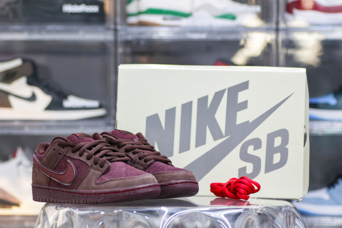 Nike SB Dunk Low Premium “Valentine’s Day”(2024)