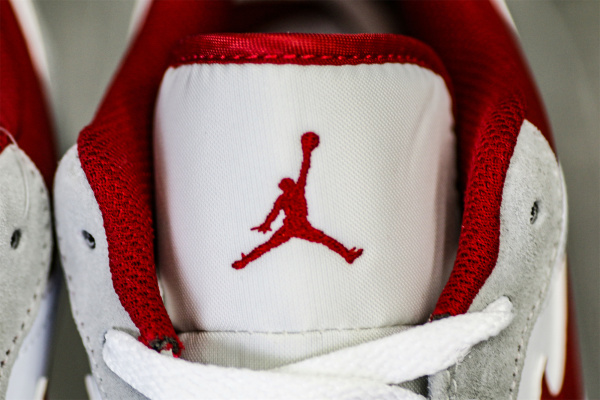 Air Jordan 1 Low SE Light Smoke Grey Gym Red