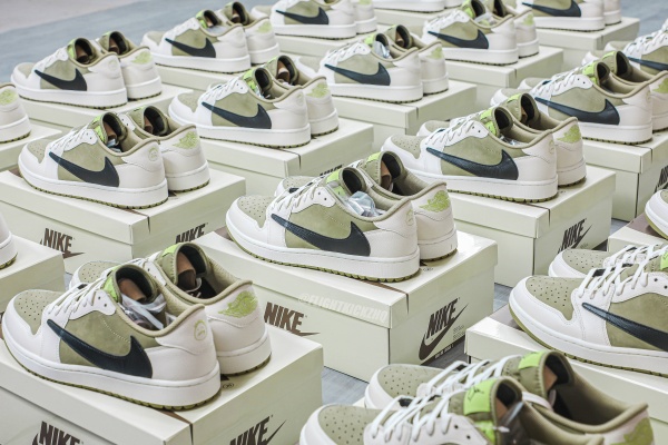 Travis Scott x Air Jordan 1 Low Golf Neutral  Olive（A1）