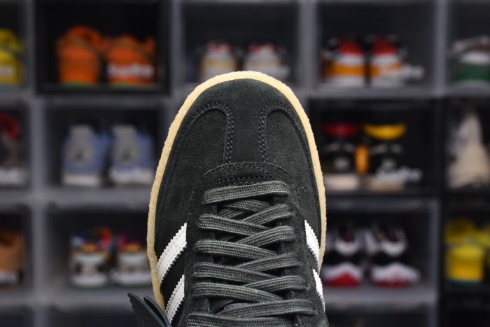 Ronnie Fieg X Clarks X 8th Street Samba Shadow Green