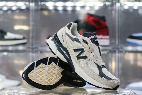 New Balance Teddy Santis 990 V3  Moonbeam