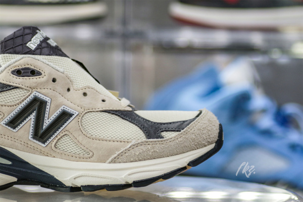 New Balance Teddy Santis 990 V3  Moonbeam