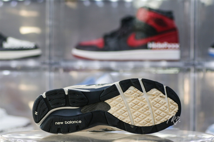 New Balance Teddy Santis 990 V3  Moonbeam