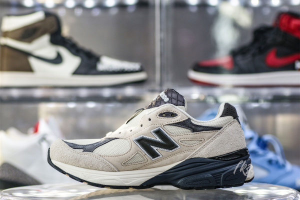 New Balance Teddy Santis 990 V3  Moonbeam