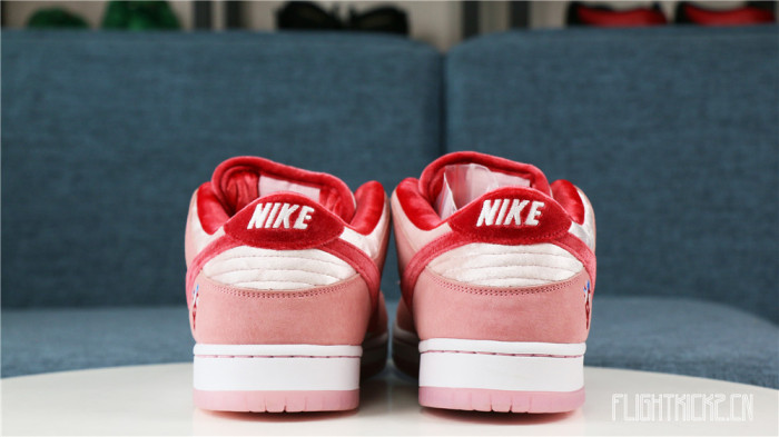 Nike SB Dunk Low StangeLove（A1）(Flash Sale Size4)