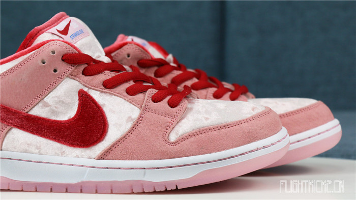 Nike SB Dunk Low StangeLove（A1）(Flash Sale Size4)