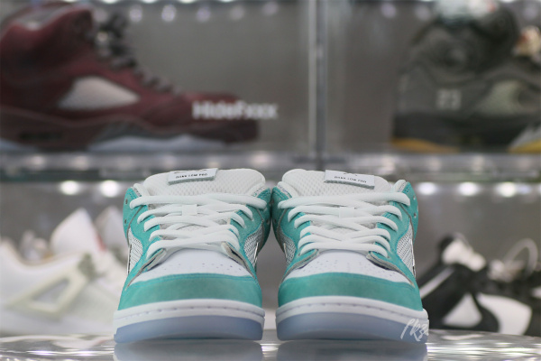 April Skateboards x Nike SB Dunk Low(Flash Sale Size9.5)