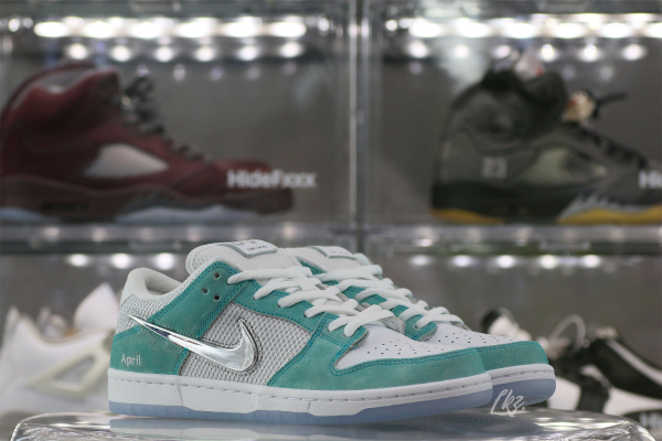 April Skateboards x Nike SB Dunk Low(Flash Sale Size9.5)