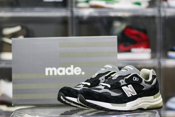 New Balance 992 Black Grey Suede