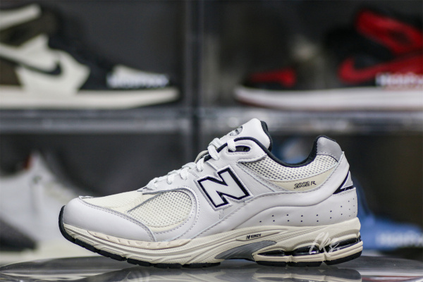 New Balance Atlas Grey