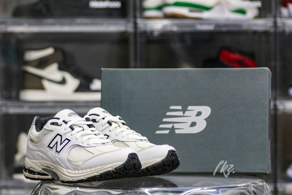 New Balance Atlas Grey