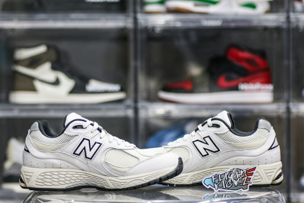 New Balance Atlas Grey