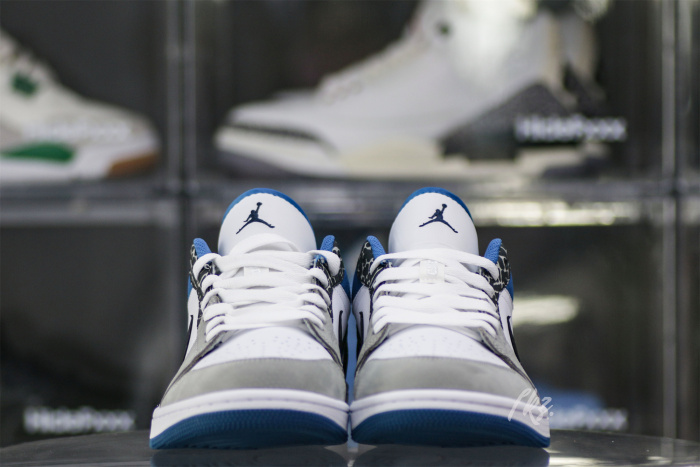 Air Jordan 1 Low SE True Blue