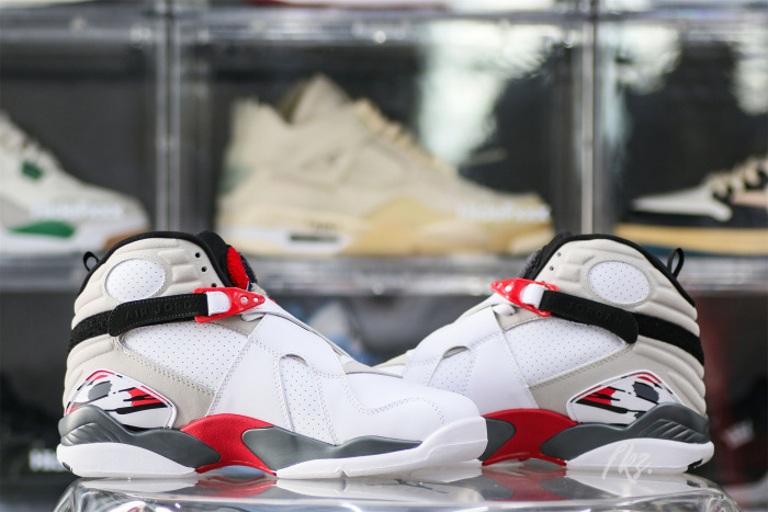 Air Jordan 8 Retro 'Bugs Bunny' 2013