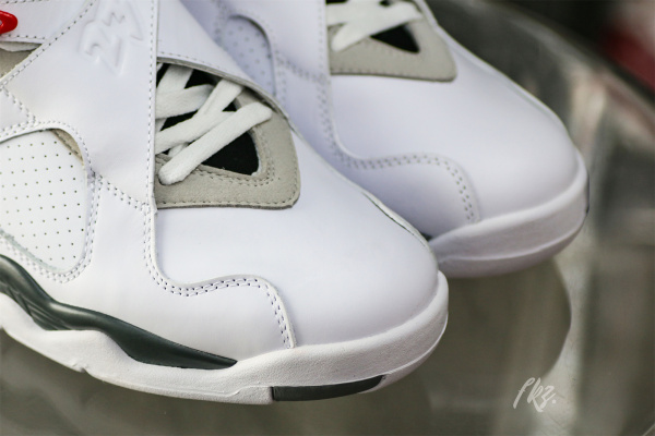 Air Jordan 8 Retro 'Bugs Bunny' 2013