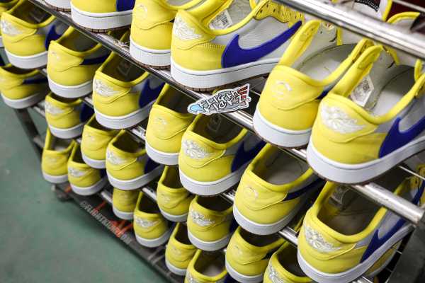 Travis Scott x Air Jordan 1 Retro Low OG SP “Elkins/Canary Yellow”（A1）