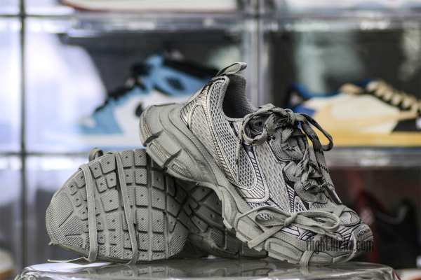 Balenciag*  3XL Sneaker 'Worn‑Out ‑ Gray' 