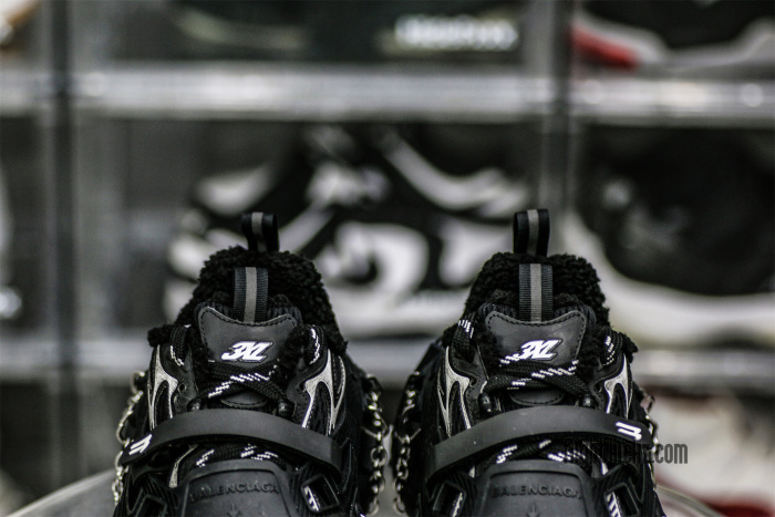 B@lenciag* 3XL Ski Sneaker in Black and white (Removable footwear chains) 