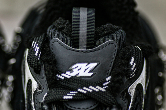 B@lenciag* 3XL Ski Sneaker in Black and white (Removable footwear chains) 