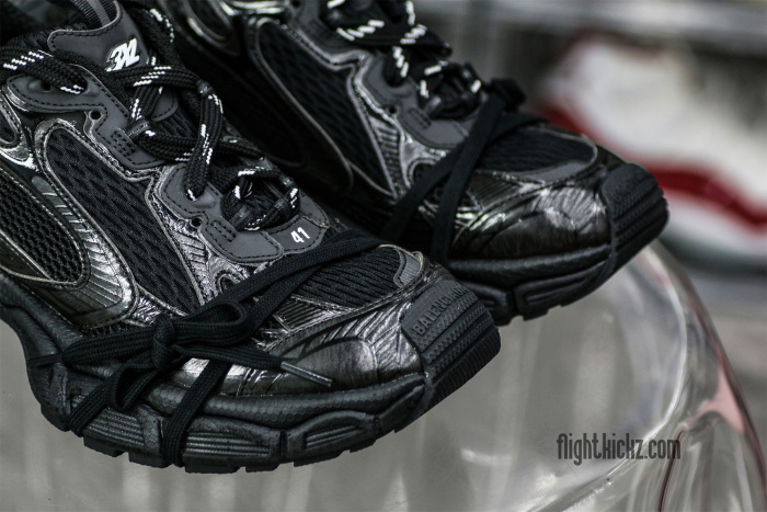 Balenciag*  3XL Runner Black